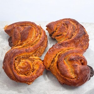 Rosca com creme de doce de leite