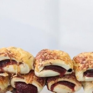 Mini croissant de goiabada com queijo