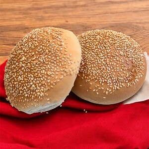 Hambúrguer com gergelim